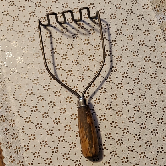 VTG Potato Masher Wood Handle Metal Tong Rustic Farmhouse Primitive - Picture 2 of 8